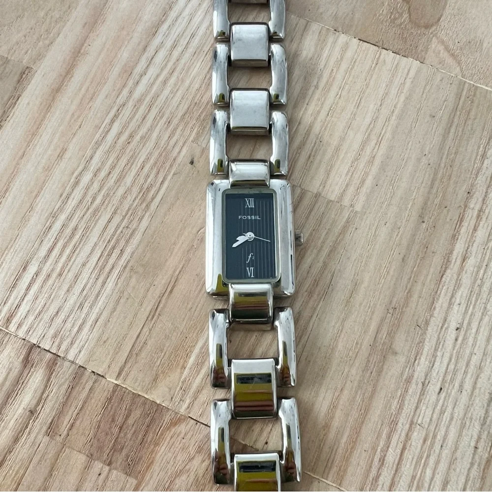 Fossil ladies rectangular black dial silver tone bracelet watch NEW BATTERY